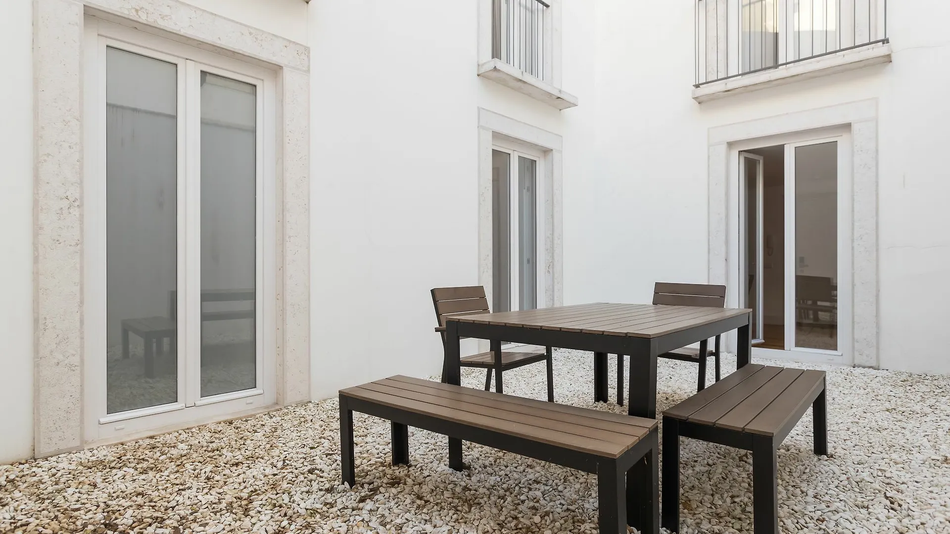 Chiado Studio And One-Bedroom Apartment - By Lu Holidays Lisbon