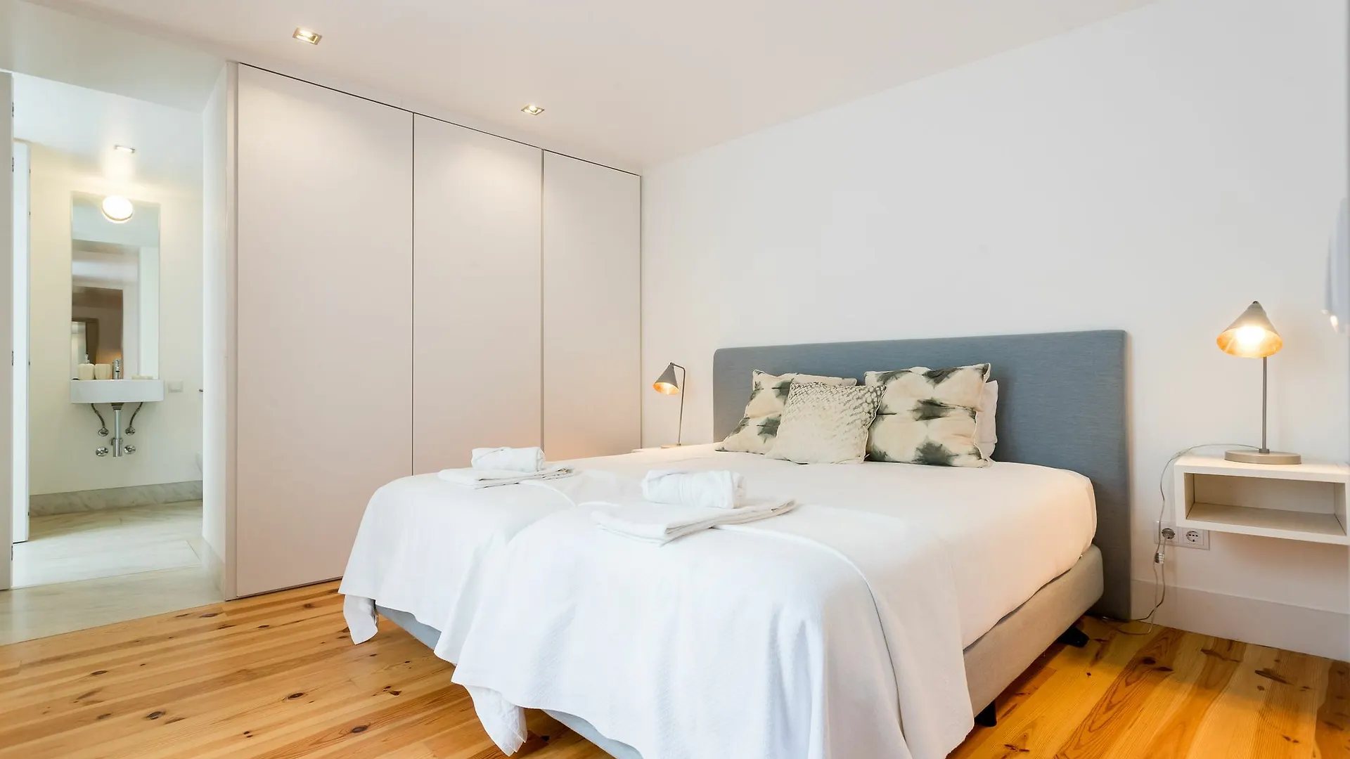 Chiado Studio And One-Bedroom Apartment - By Lu Holidays Lisbon
