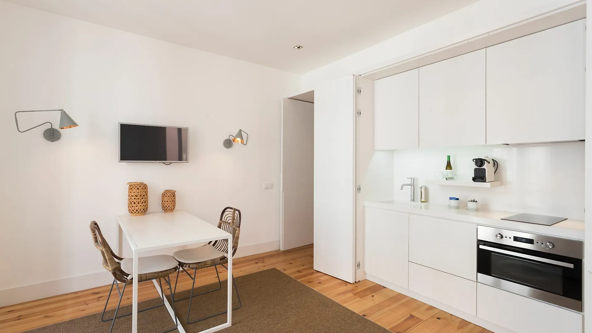 Chiado Studio And One-Bedroom Apartment - By Lu Holidays Lisbon