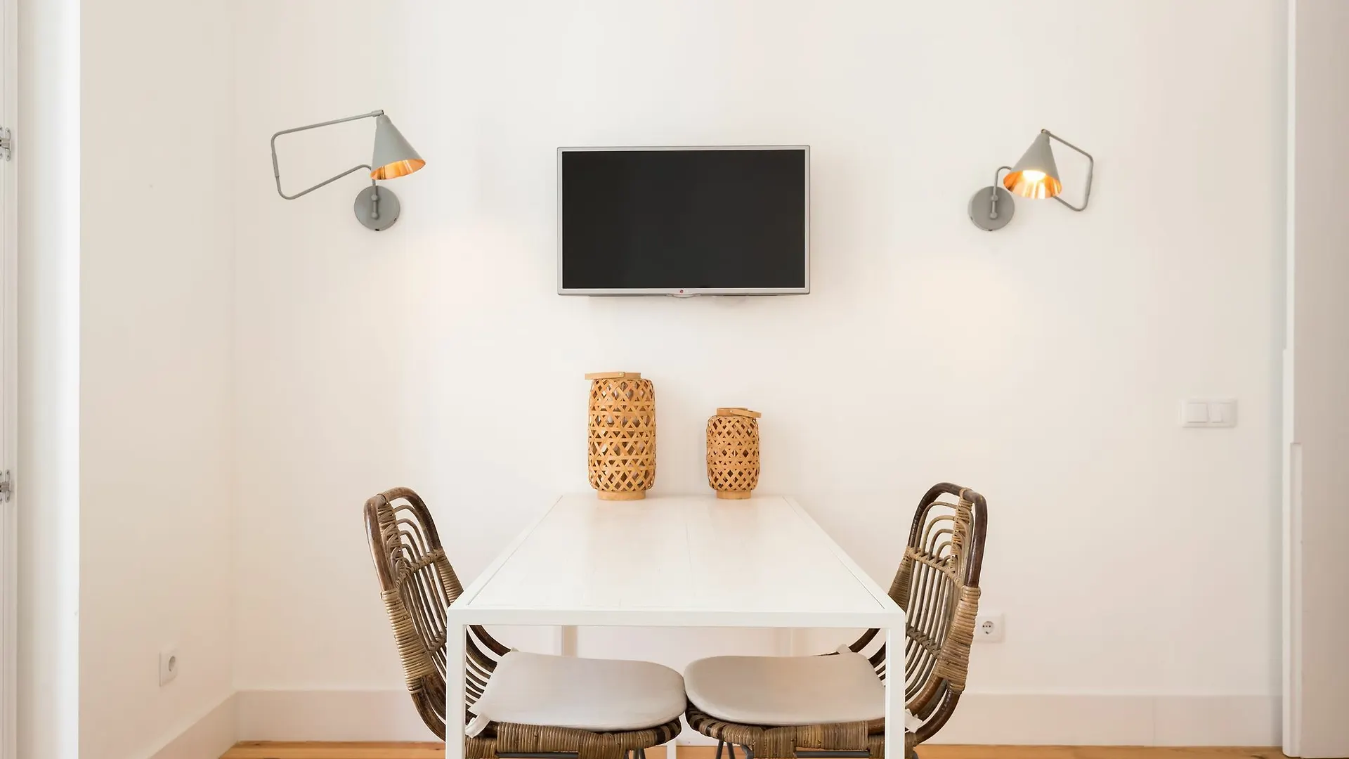 Chiado Studio And One-Bedroom Apartment - By Lu Holidays Лиссабон Португалия