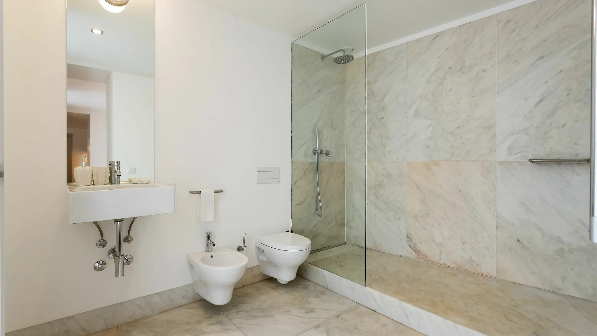 Chiado Studio And One-Bedroom Apartment - By Lu Holidays Лиссабон 0*,