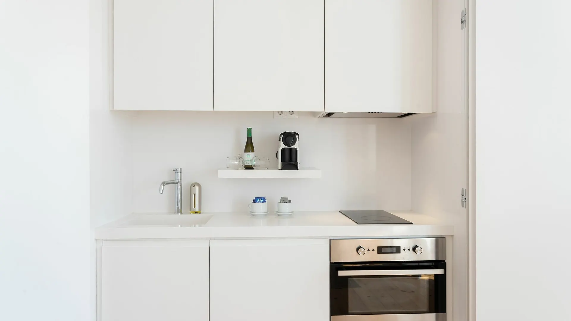 Chiado Studio And One-Bedroom Apartment - By Lu Holidays Лиссабон 0*,