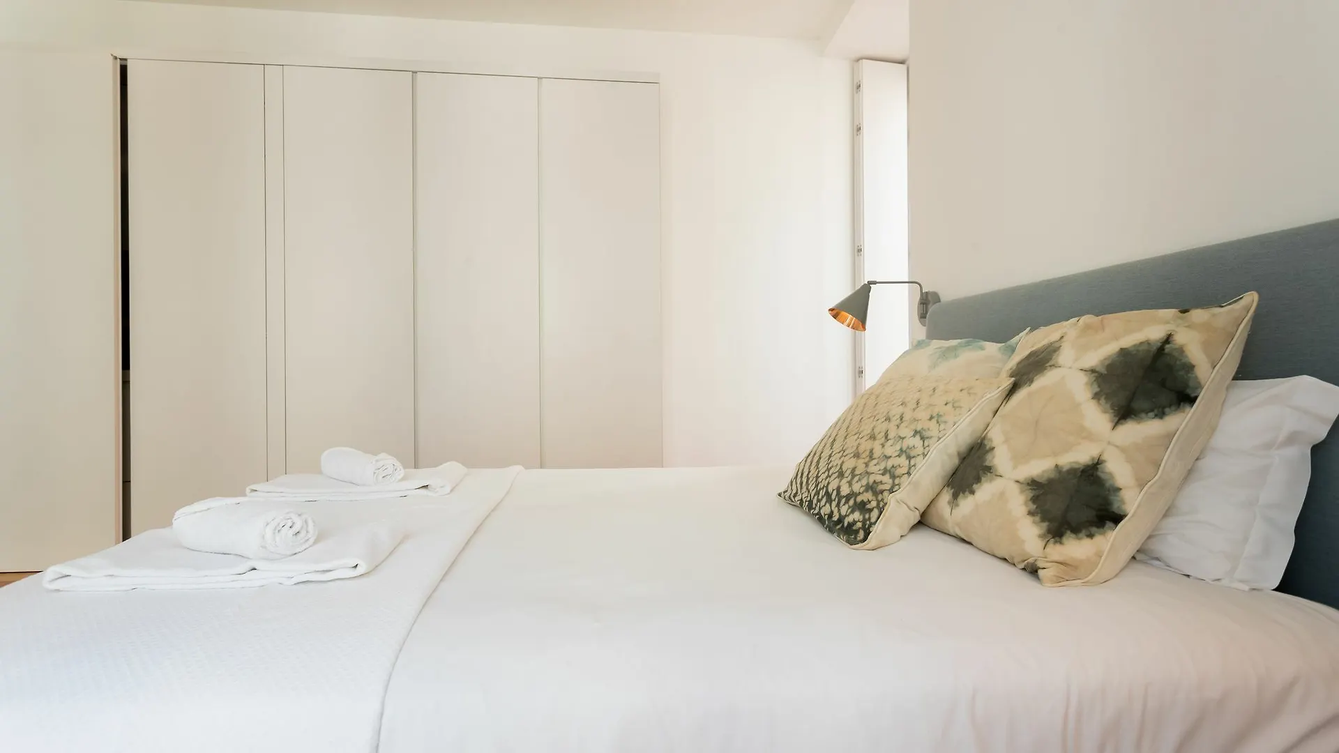 Chiado Studio And One-Bedroom Apartment - By Lu Holidays Лиссабон