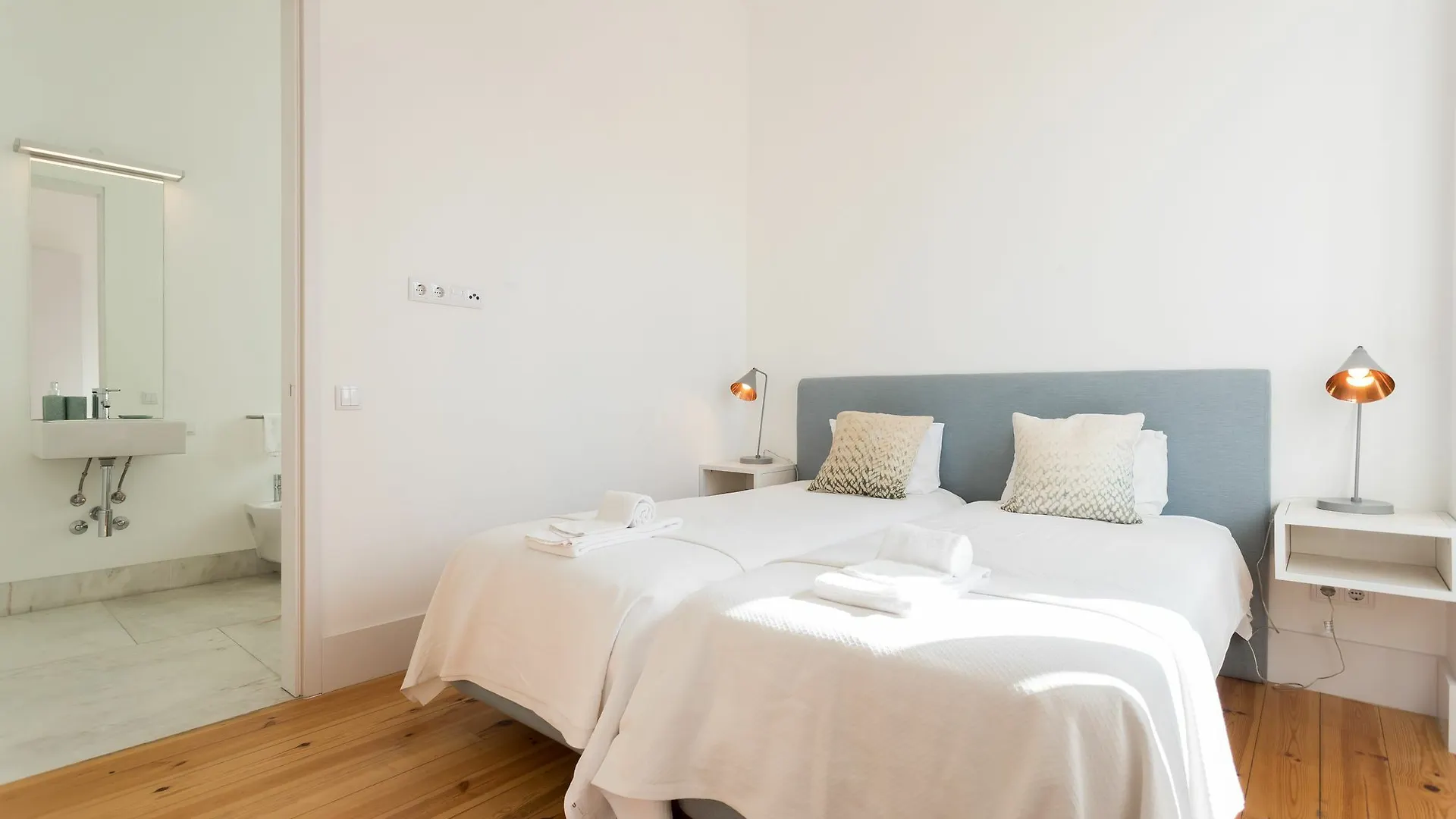 Chiado Studio And One-Bedroom Apartment - By Lu Holidays Лиссабон
